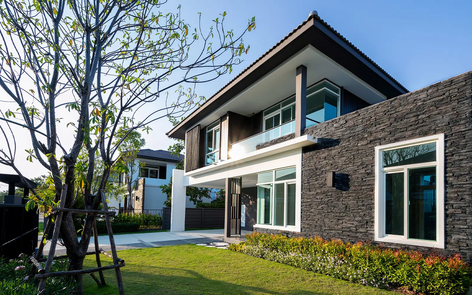 บ้านเดี่ยว บ้านจัดสรร บ้านหรู แลนด์ แอนด์ เฮ้าส์ โคราช ขอนแก่น มหาสารคาม อุดรธานี โครงการบ้านเดี่ยว