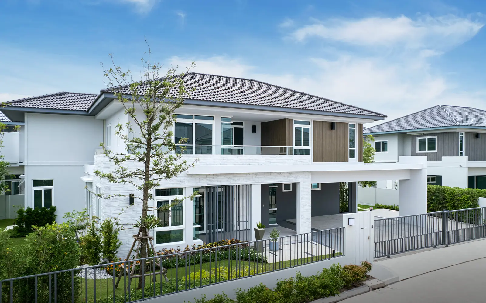 บ้านเดี่ยว บ้านจัดสรร บ้านหรู แลนด์ แอนด์ เฮ้าส์ โคราช ขอนแก่น มหาสารคาม อุดรธานี โครงการบ้านเดี่ยว